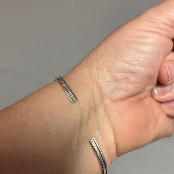 Manila’s Silver cuff Bracelet with raw citrine Stone NWT - Picture 6 of 8